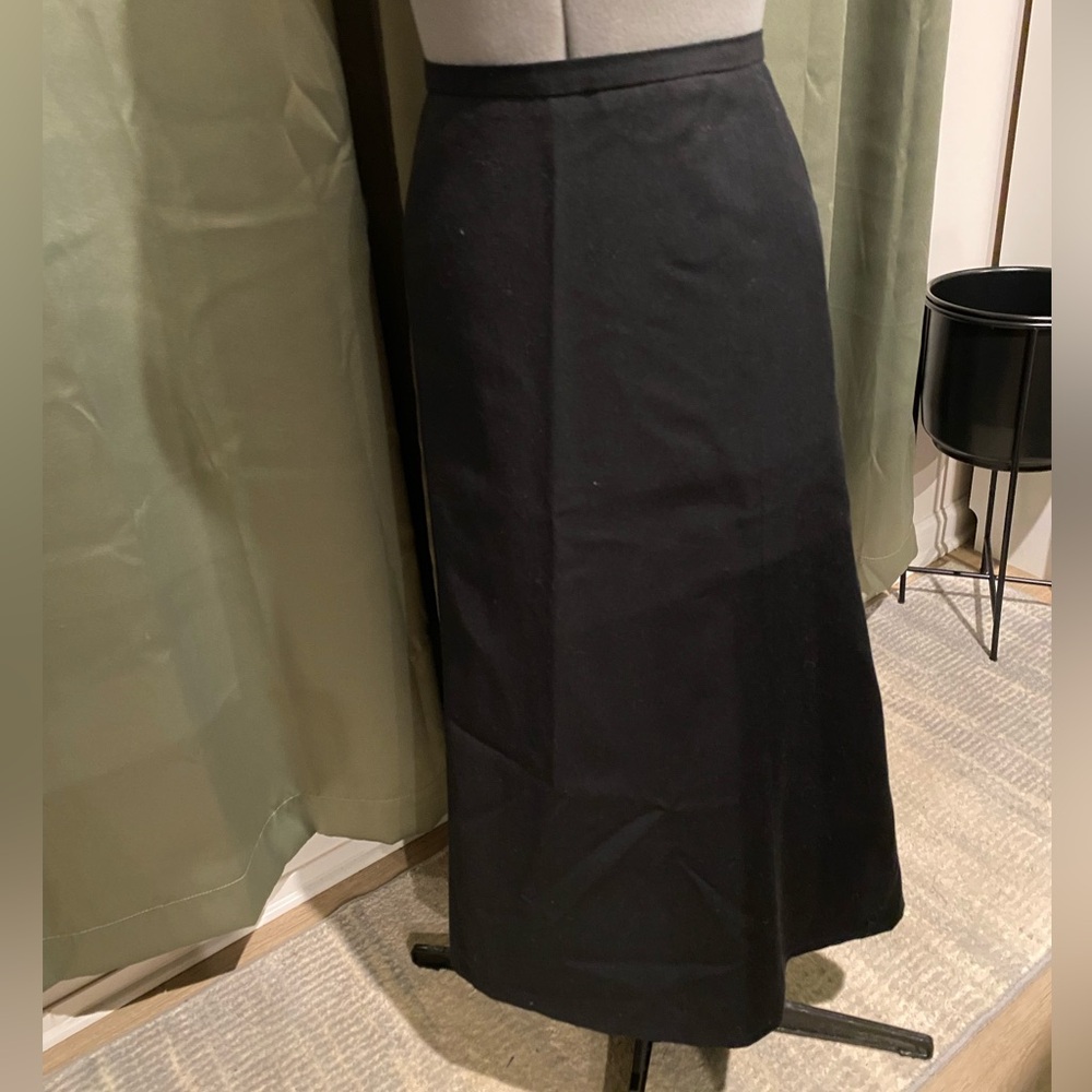 Elegant Black Women's Skirt